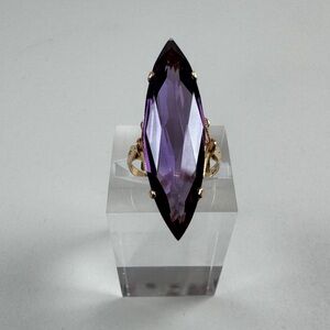 Estate 18K gold cocktail ring with marquise-cut Alexandrite